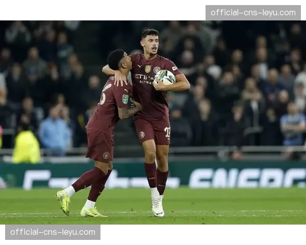 半场战报:热刺开场闪电压迫见效,维尔纳助攻库卢破门1-0领先曼联 半场战报:热刺开场闪电压迫见效,维尔纳助攻库卢破门1-0领先曼联