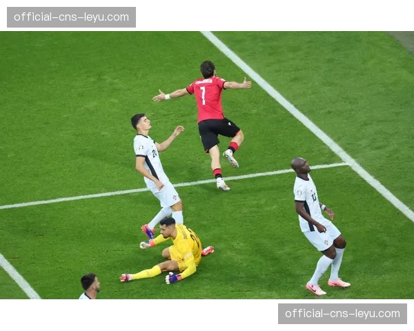 赛后述评:尽管输球,但该队本场展示的“盒子-菱形”落位为业界提供了新思路 赛后述评:尽管输球,但该队本场展示的“盒子-菱形”落位为业界提供了新思路